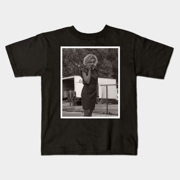 Julia Garner Kids T-Shirt by KitzCutiz